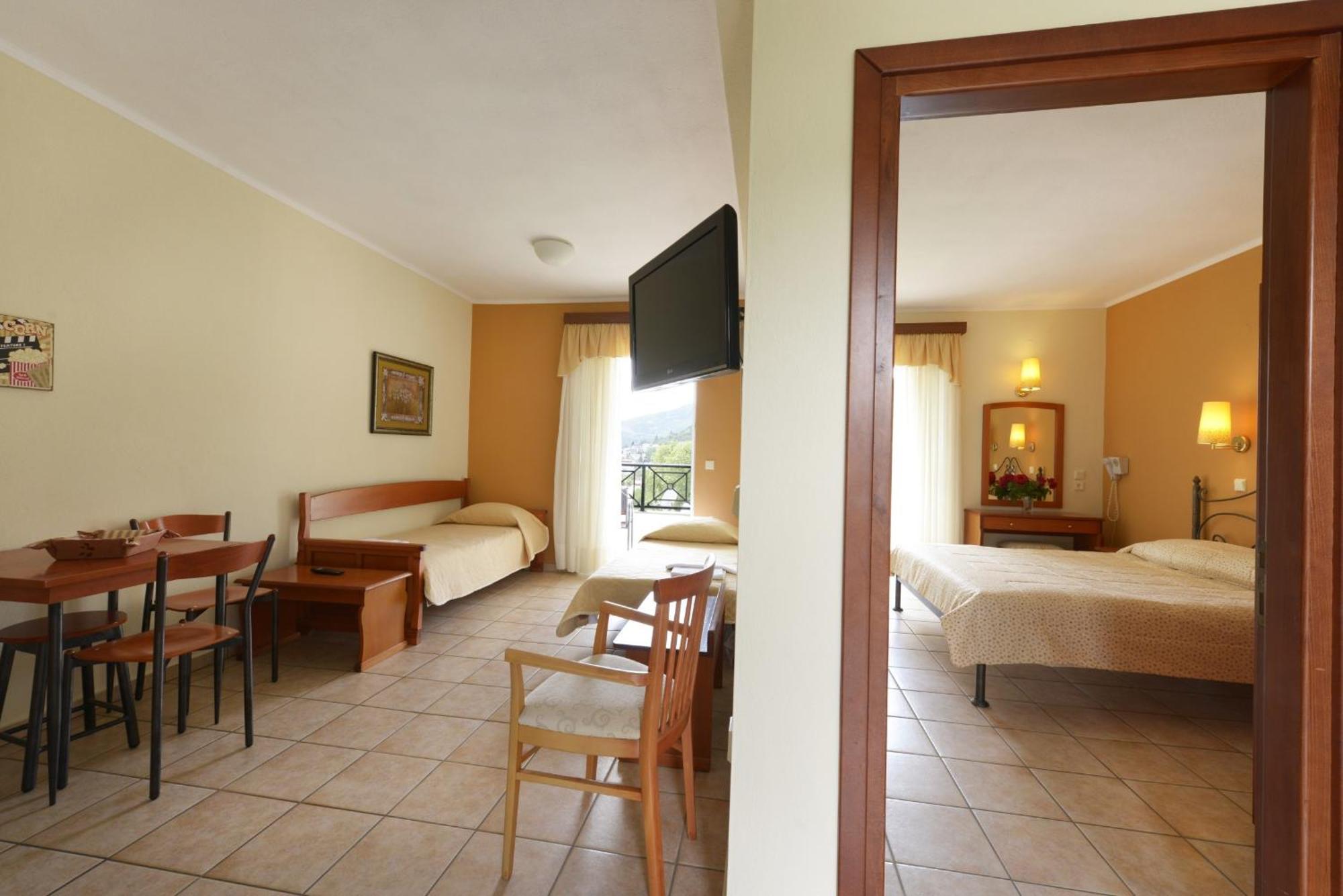 Amalia Aparthotel Palaiontsiflikion Phòng bức ảnh