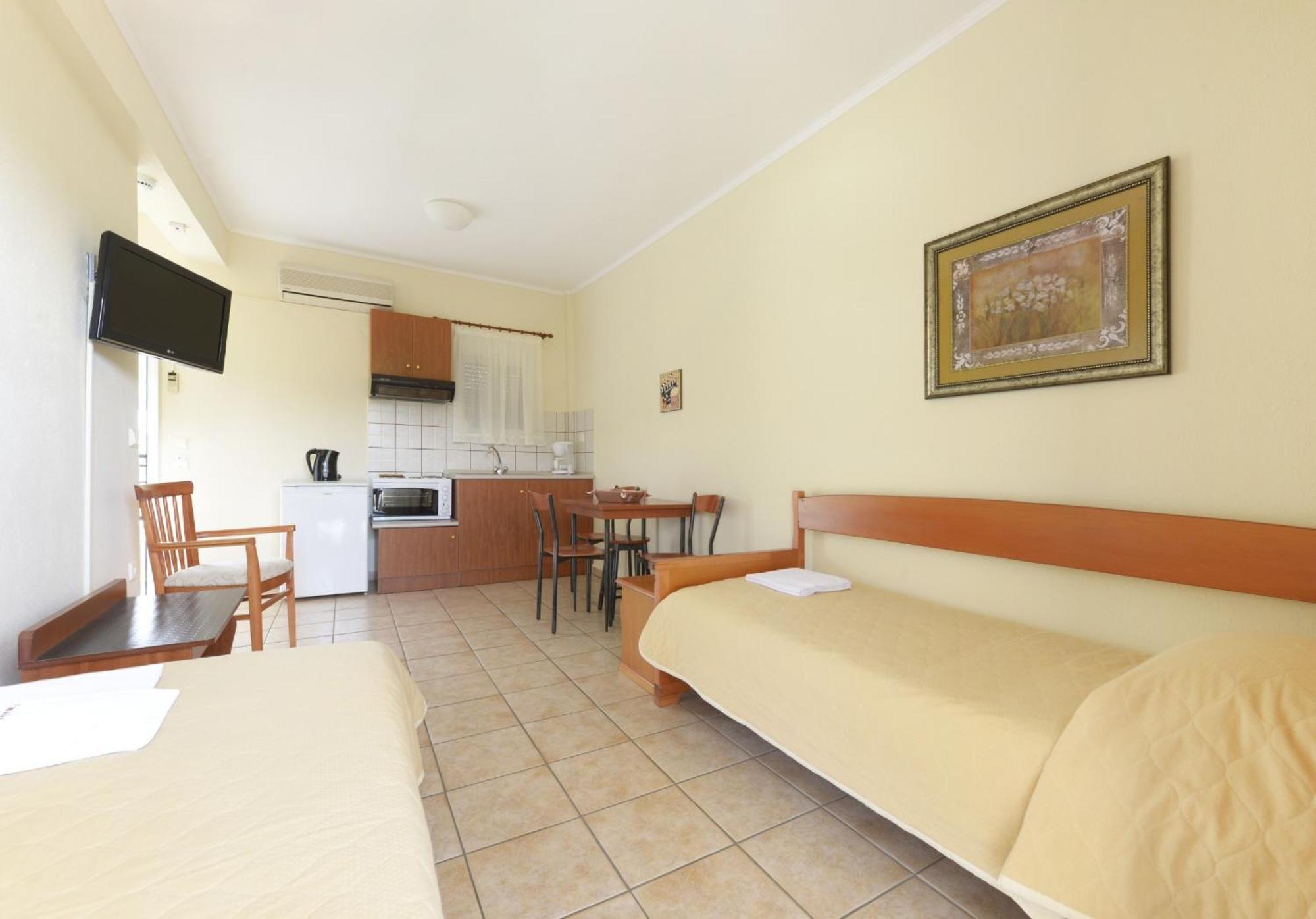 Amalia Aparthotel Palaiontsiflikion Phòng bức ảnh