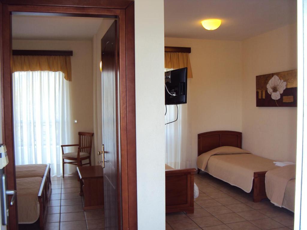 Amalia Aparthotel Palaiontsiflikion Phòng bức ảnh