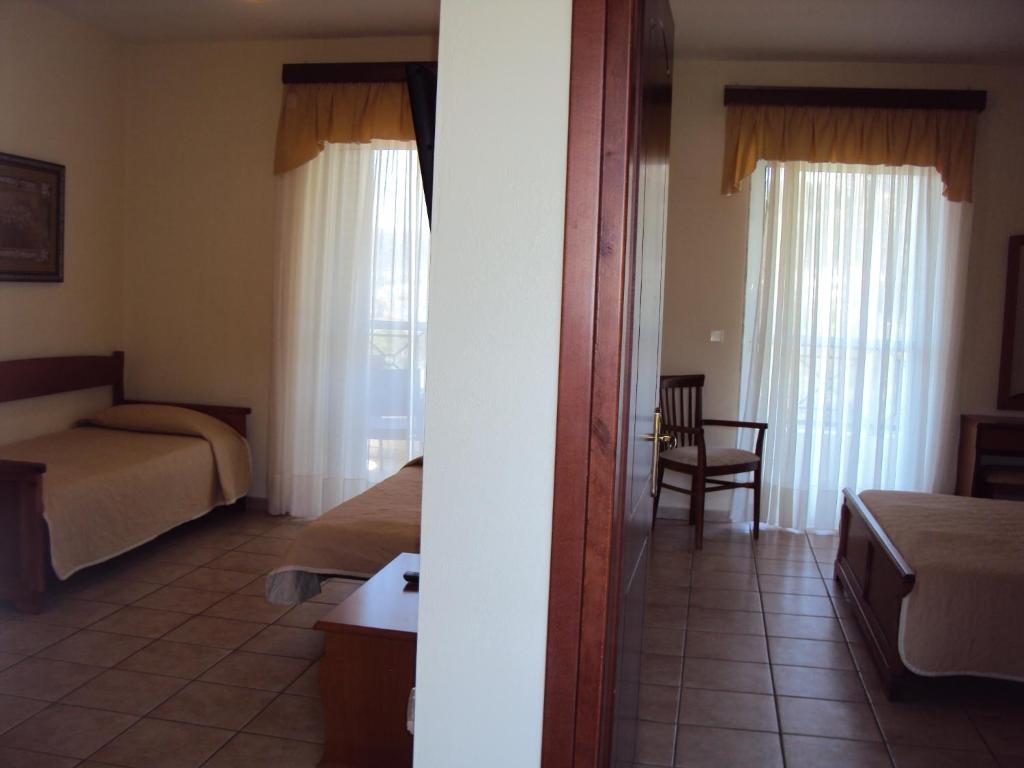 Amalia Aparthotel Palaiontsiflikion Phòng bức ảnh