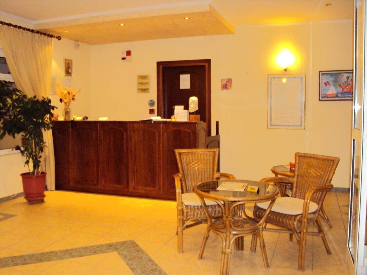 Amalia Aparthotel Palaiontsiflikion Ngoại thất bức ảnh