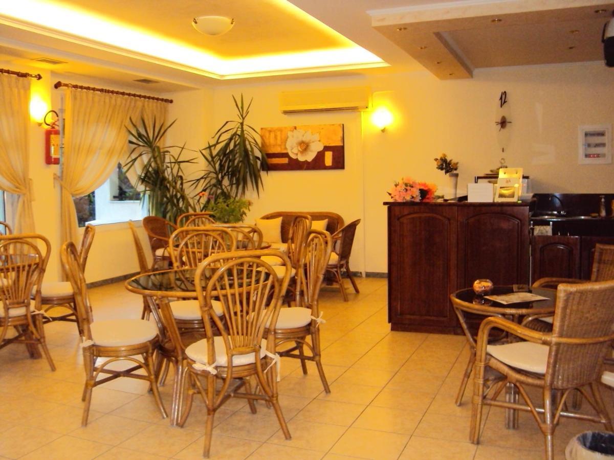Amalia Aparthotel Palaiontsiflikion Ngoại thất bức ảnh